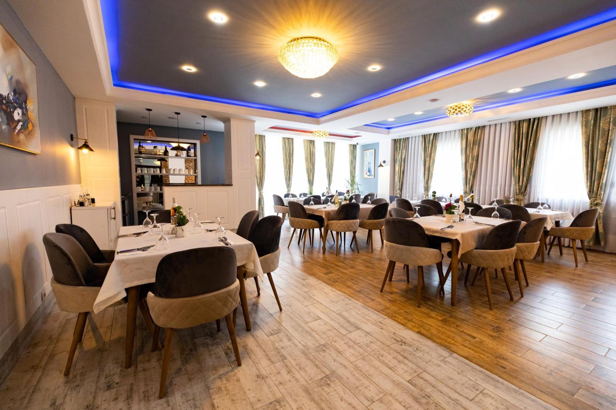 Dodona Aparthotel In Prishtina 프리슈티나 외부 사진